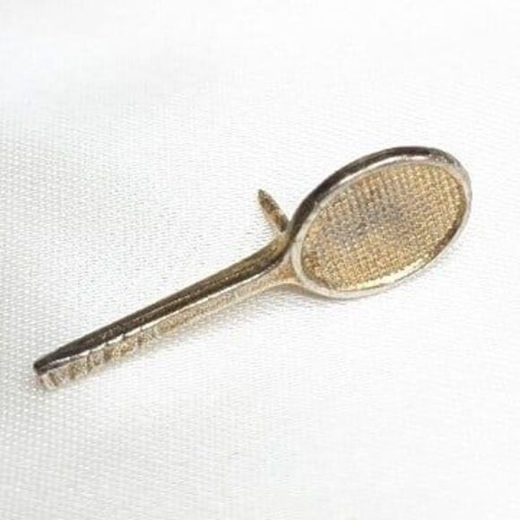 Vintage Tennis Racket Lapel Pin Hat Pin Tie Tac - Gold Tone Metal - Picture 1 of 7